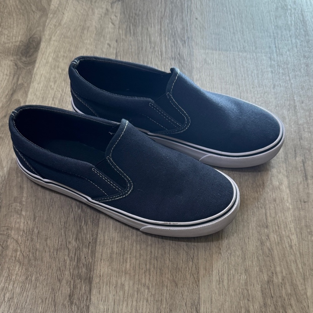 Kids Navy Slip-On Canvas Shoes size 4